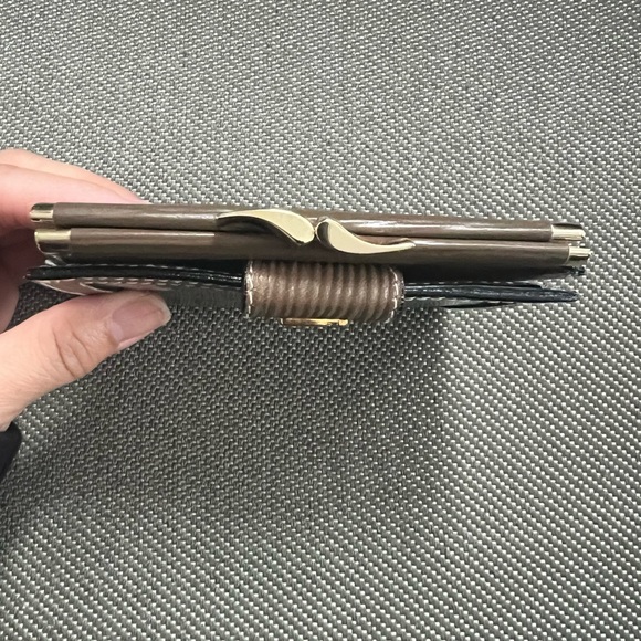 Authentic Rare Excellent Condition Fendi Zucchino Patent Leather KissLock Wallet - Picture 6 of 13